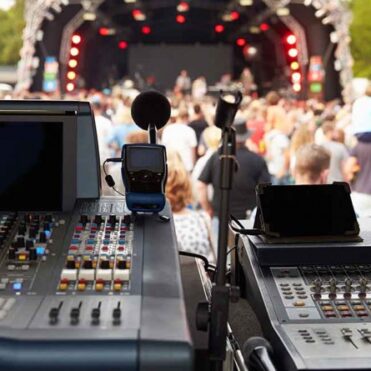 OUTDOOR-EVENTS-CONCERTS-750x445